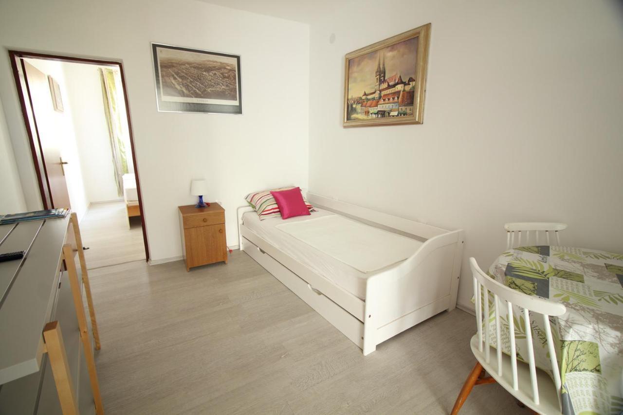 Apartmani Niessner Malinska Exterior foto