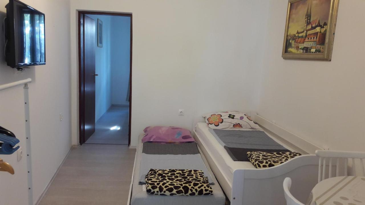 Apartmani Niessner Malinska Exterior foto