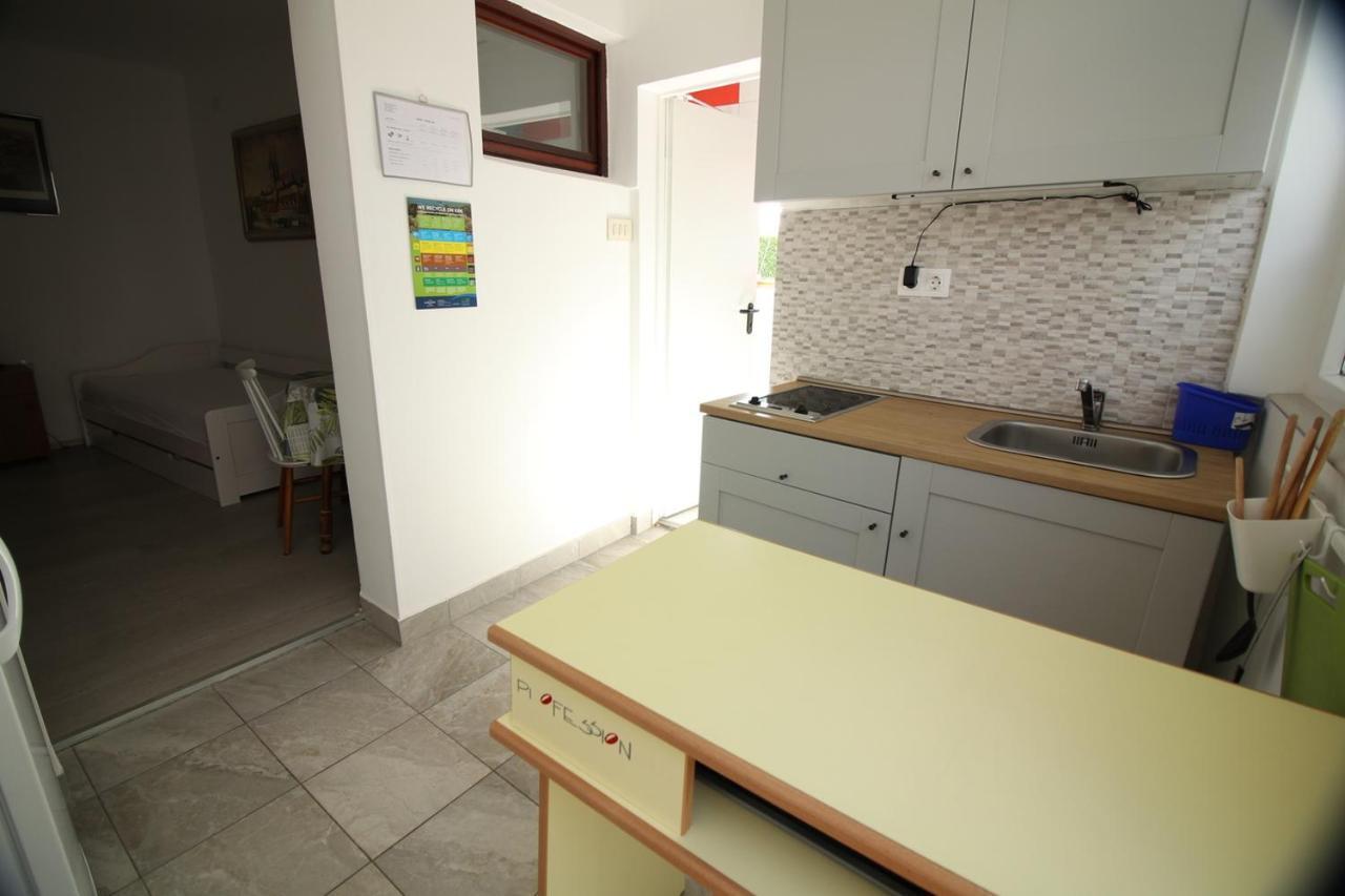 Apartmani Niessner Malinska Exterior foto