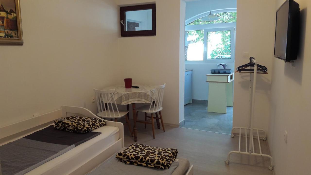 Apartmani Niessner Malinska Exterior foto